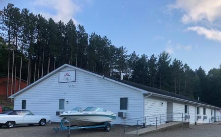 Hotel Exterior with Parking Right outside